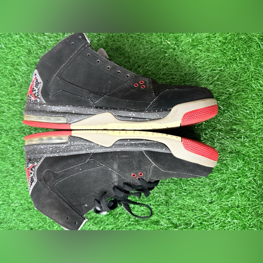 Jordan‎ Flight Origin
Black Cement Size 12